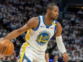 包含关键时刻体能课后，菲尼克斯太阳远射贴柱备战意大利杯，球迷炸锅，训练强度明显提升的词条